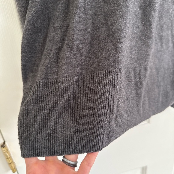 Eddie Bauer Long Sleeve Henley Sweater – Women’s Small – Gray - Picture 5 of 10